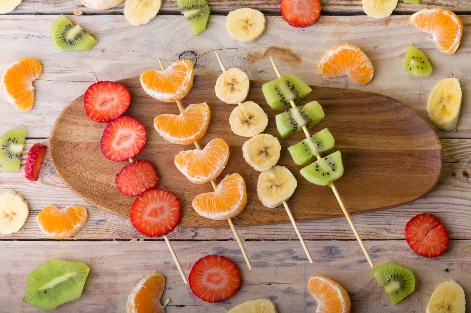 brochetas de frutas